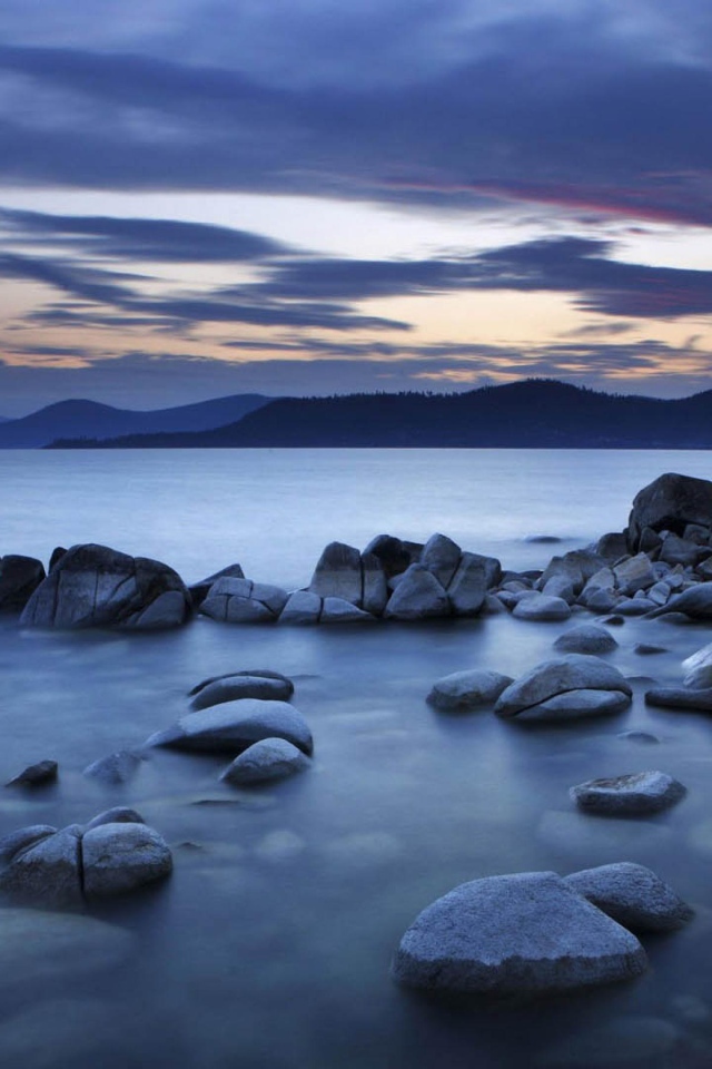 Сумерки на озере