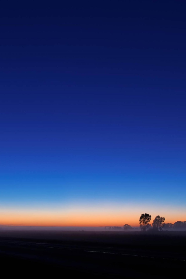 Восход солнца на горизонте