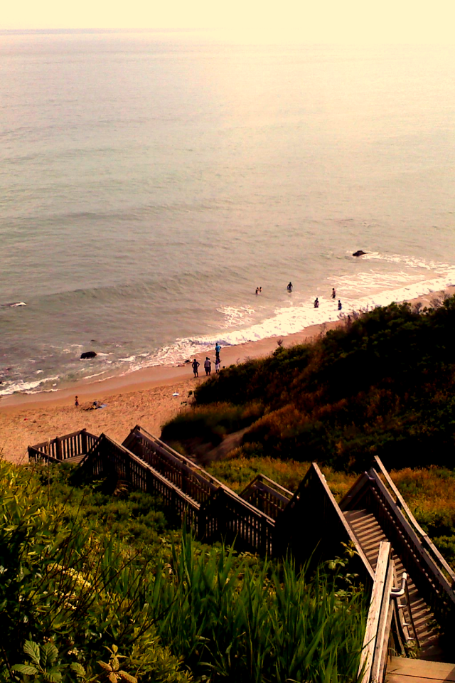 Лестница для спуска на пляж