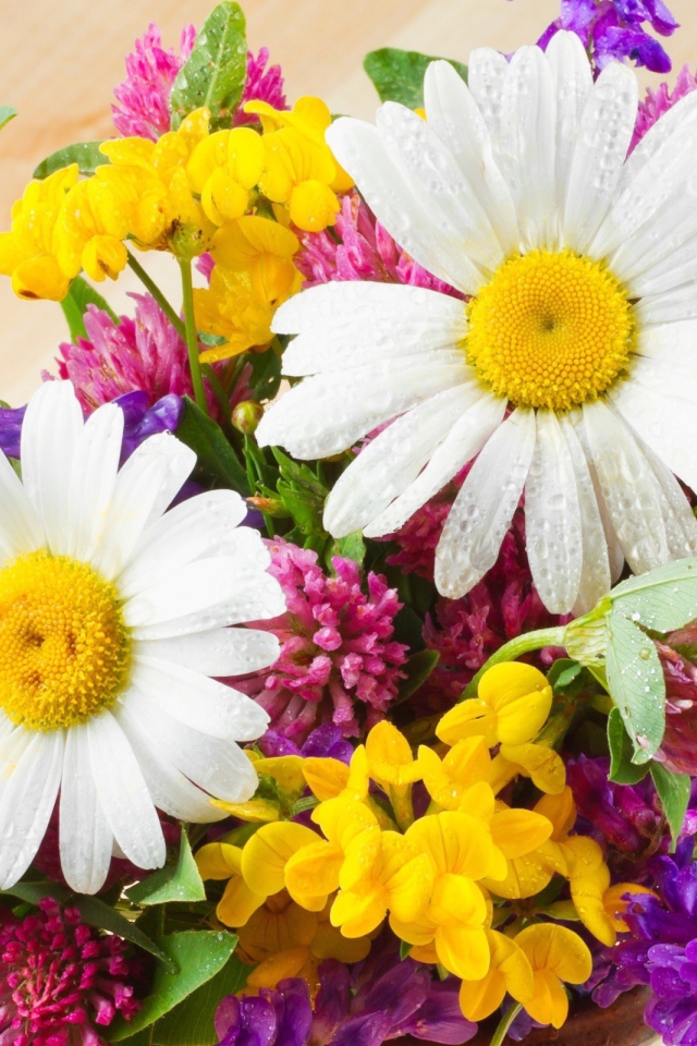 Букет из полевых цветов