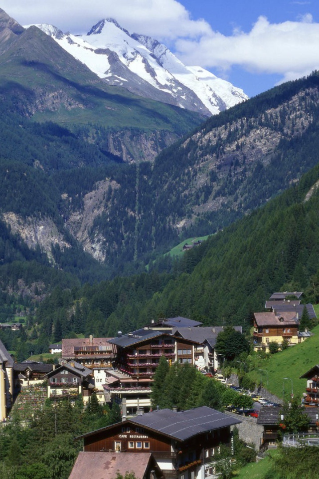 Австрийский город в горах
