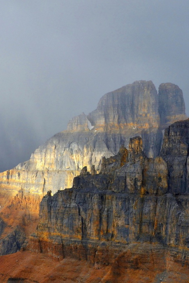 Разноцветные горы