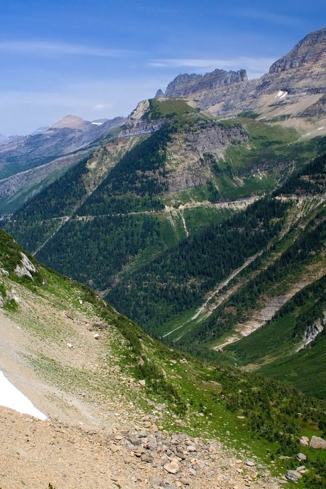 Ущелье в высоких горах