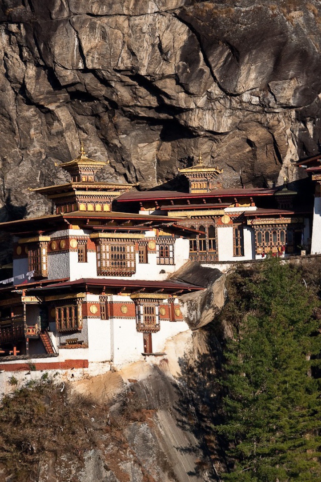 Дом на скалах