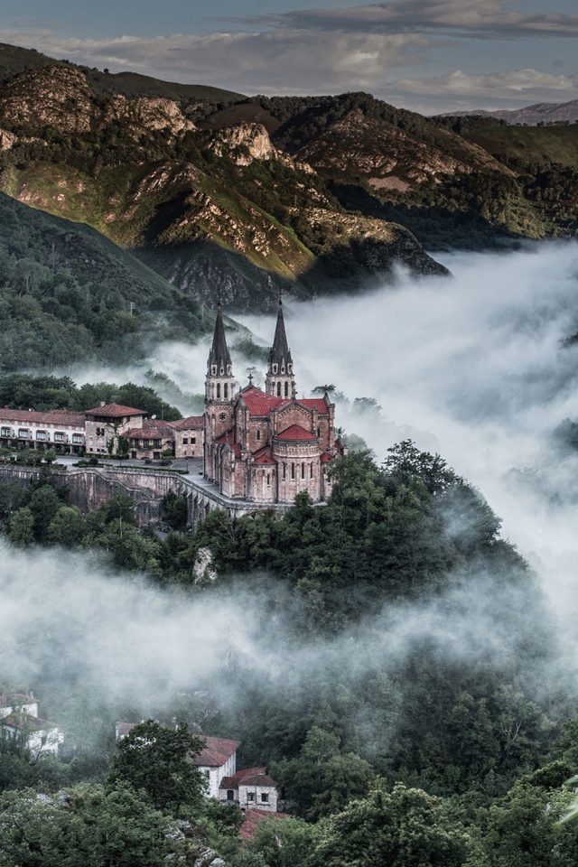 Храм в горах