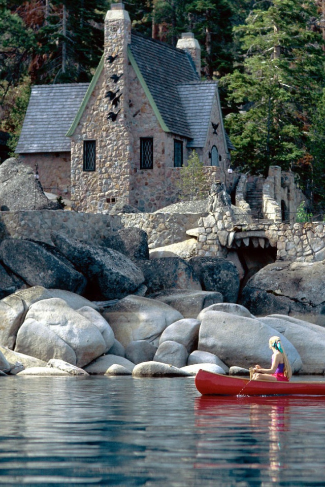 Озеро Тахое с лодкой