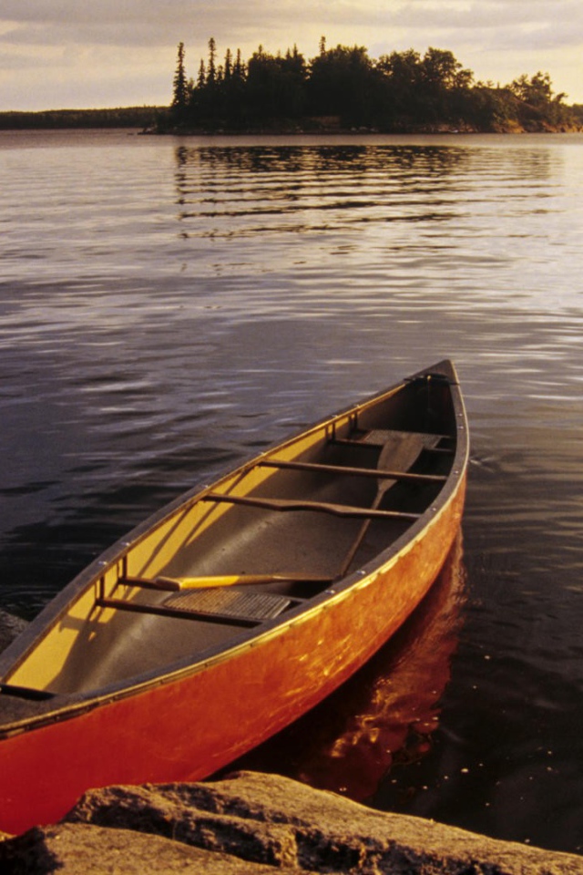 Озеро в Канаде