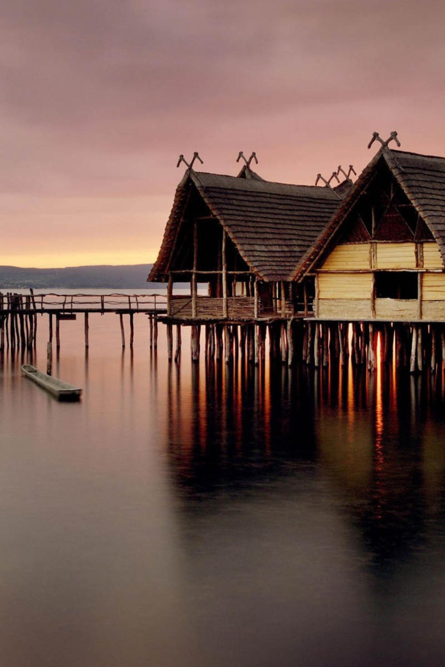 Дом на озере