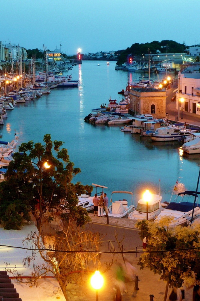 Вечером на причале