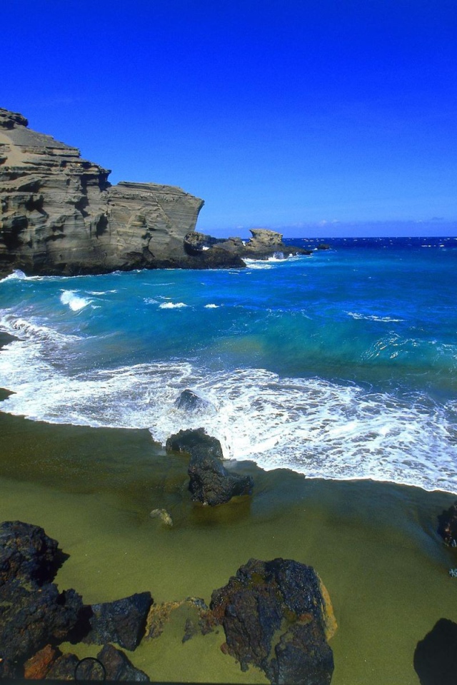 Дикий морской берег