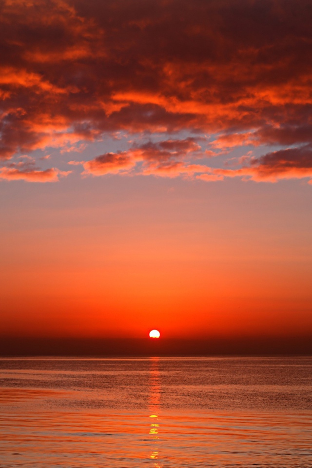 Закат в море