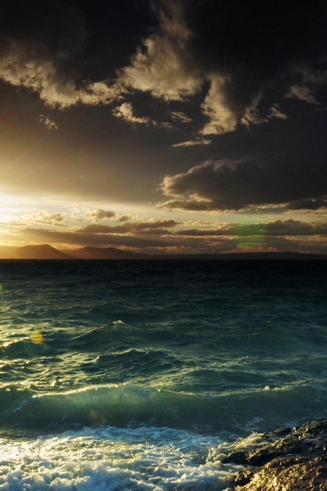 Закат и волны