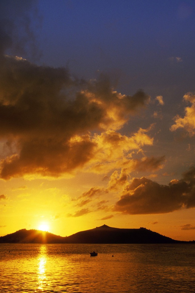 Закат над заливом