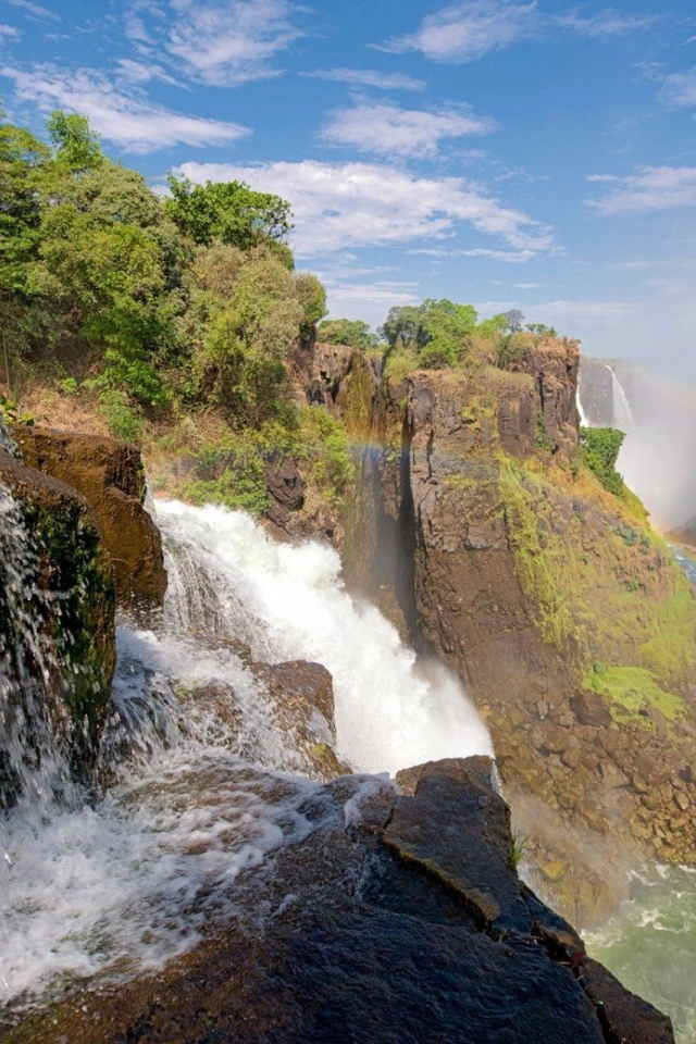 Водопад с радугой