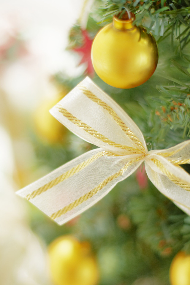 Красивая елочка на Новый 2014 Год лошади