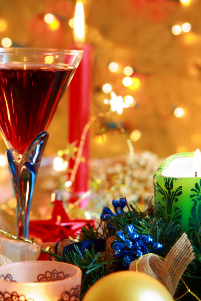 Праздничный стол и свеча