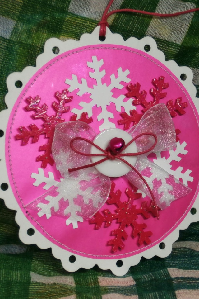 Елочные игрушки из картона