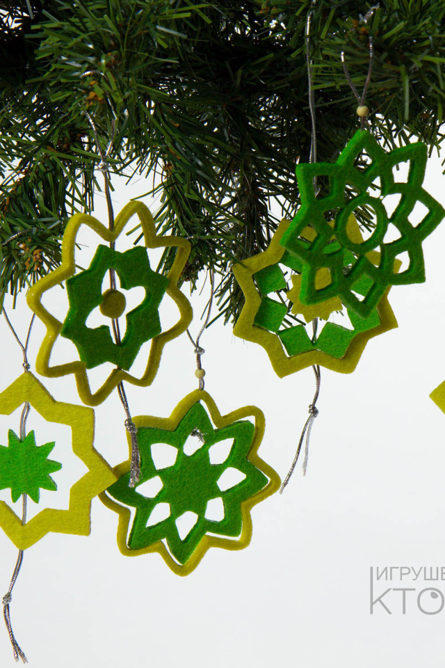 Елочные игрушки из войлока