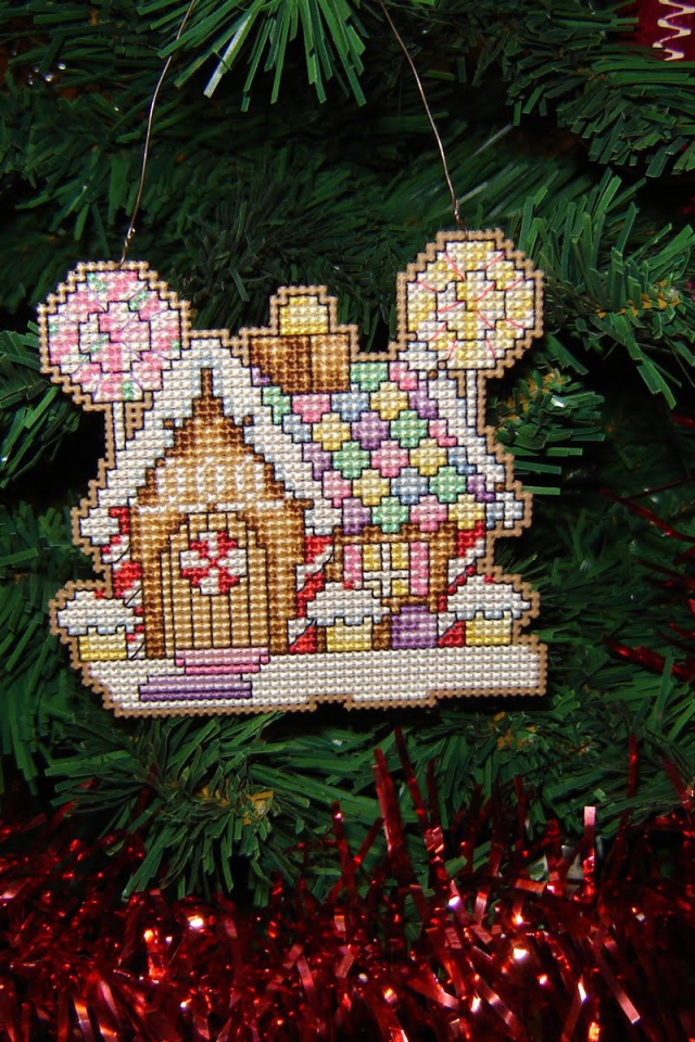 Елочная игрушка домик