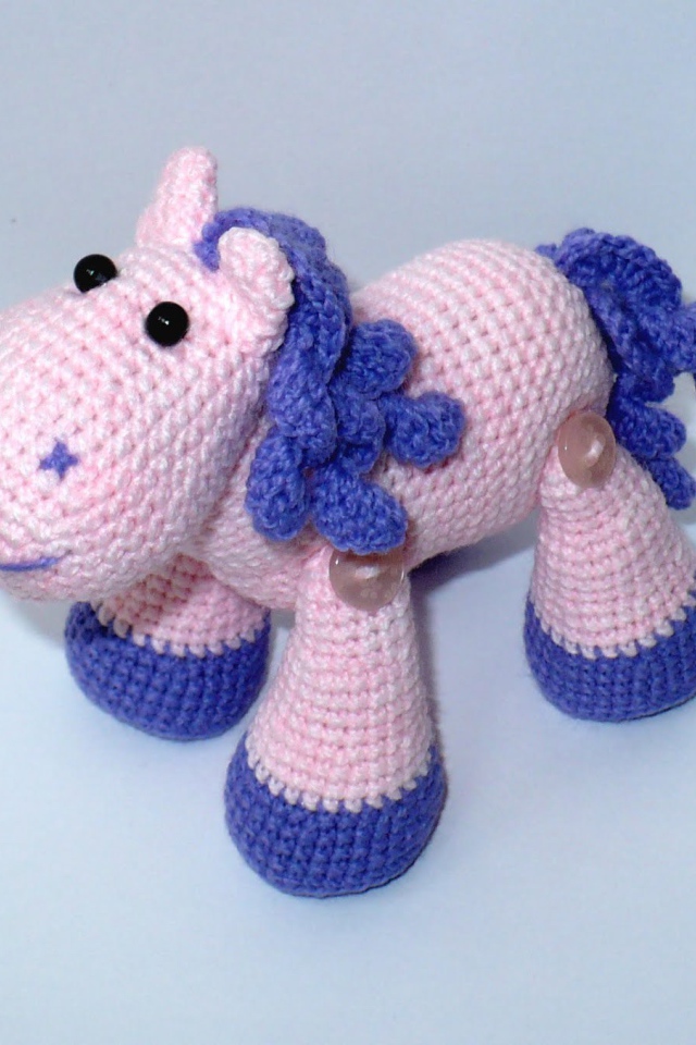 Вязаная лошадь