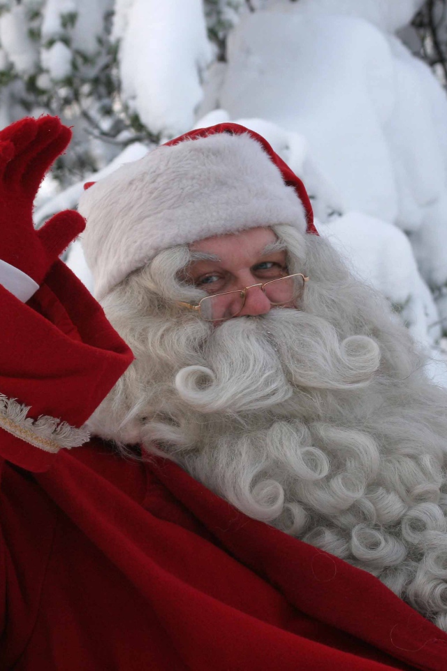 Дед Мороз везёт подарки