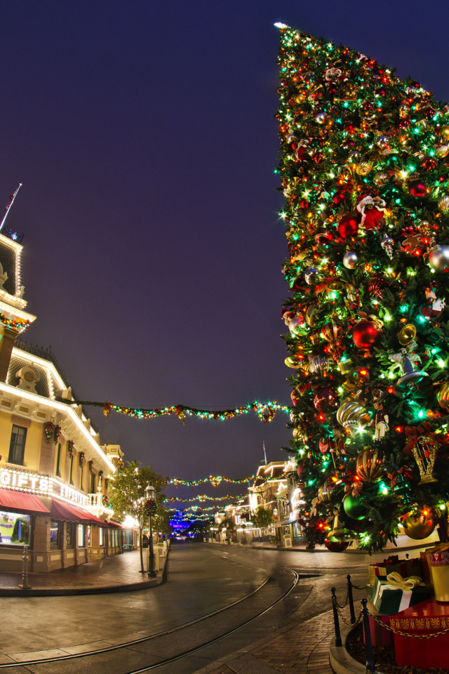 Интересная новогодняя елка