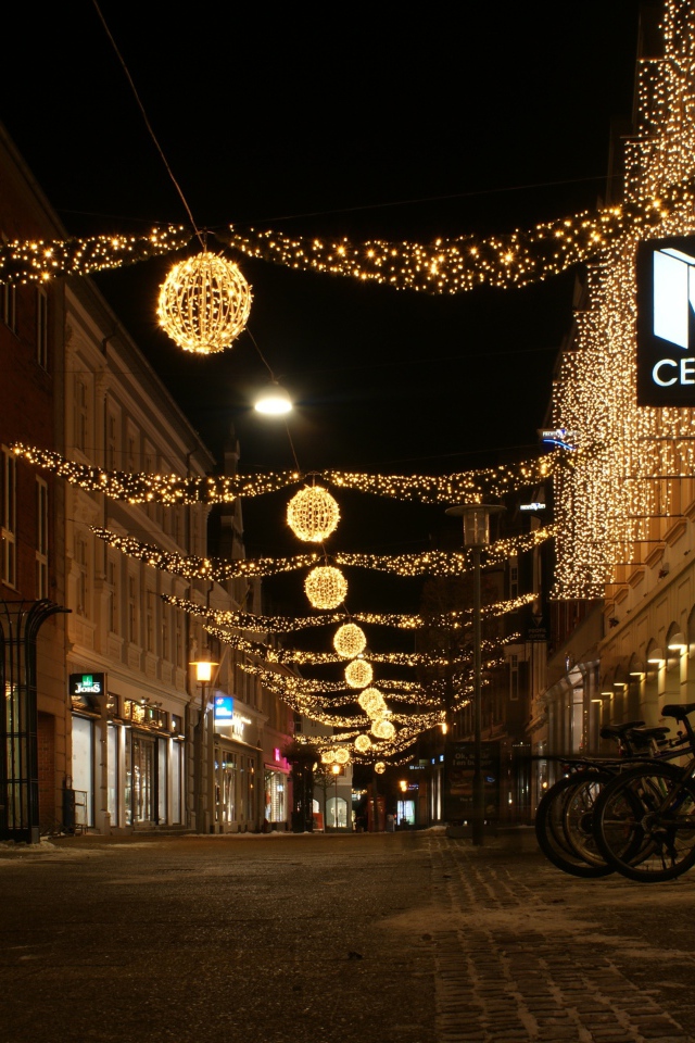 Желтая гирлянда