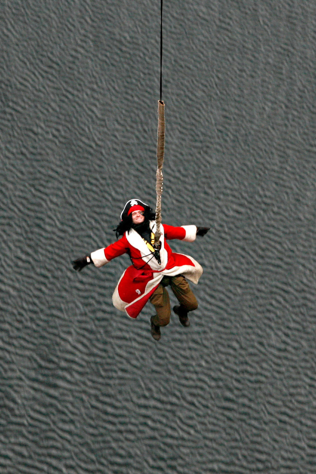 Прыгающий дед мороз