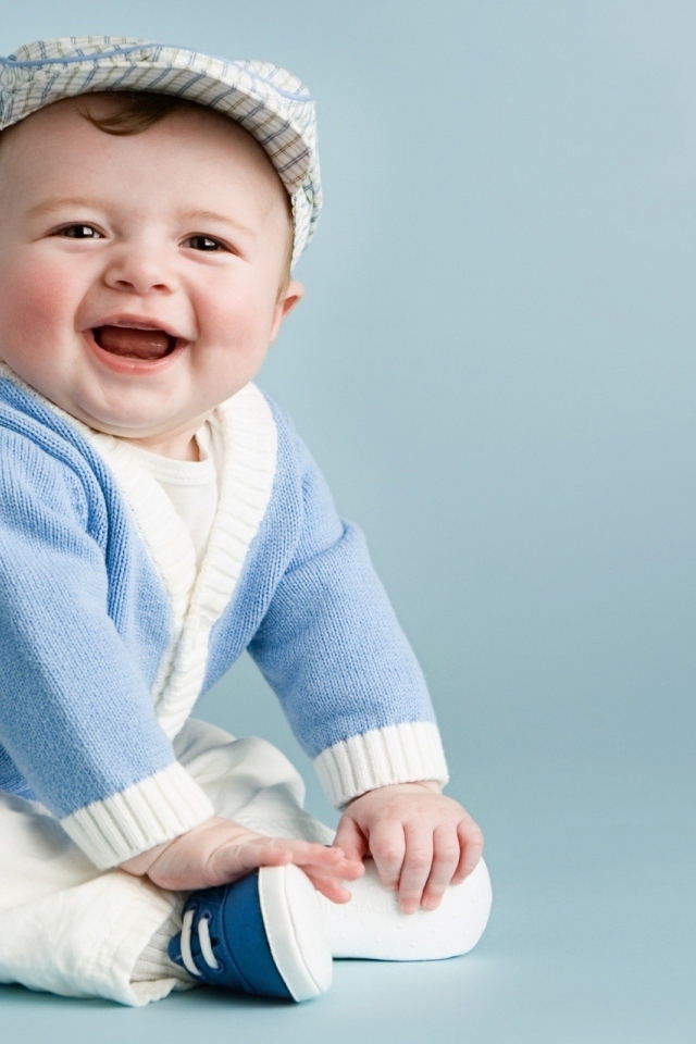 Ребенок в кепке