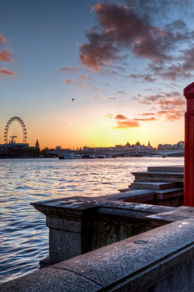 Телефонная будка в Лондоне