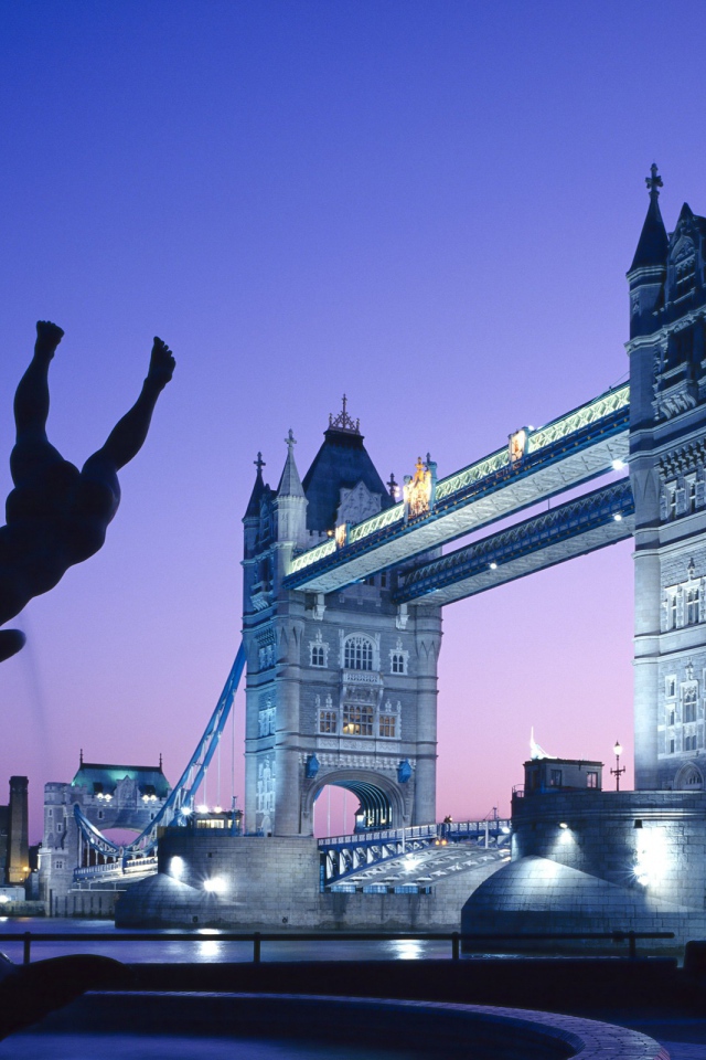 Тауэрский мост в сумерках