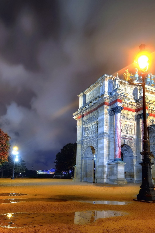 Фонарь в Париже