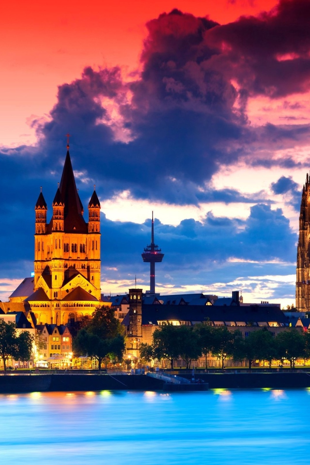 Кельнский собор в сумраке