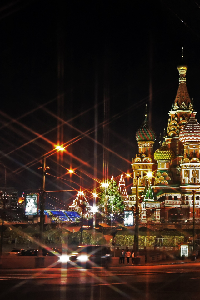 Москва и яркие огни