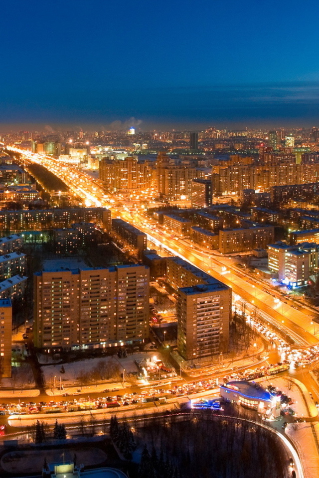 Москва полна жизни