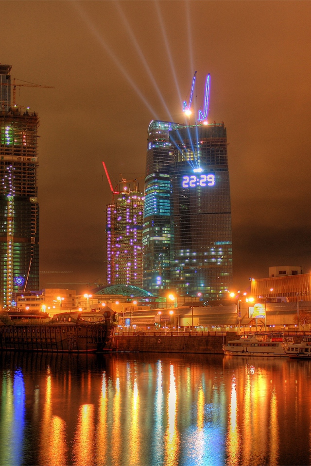 Москва никогда не спит по ночам