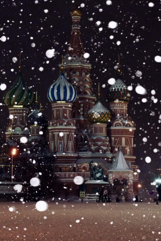 Красная площадь во время снега