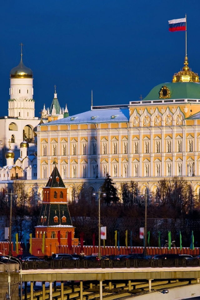 Главные здания в Москве