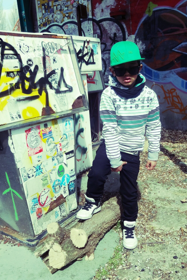 Мальчик в зелёной кепке, swag