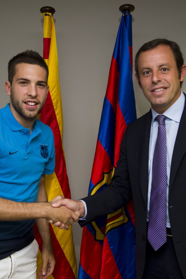 Барселона Хорди Альба подписал контракт