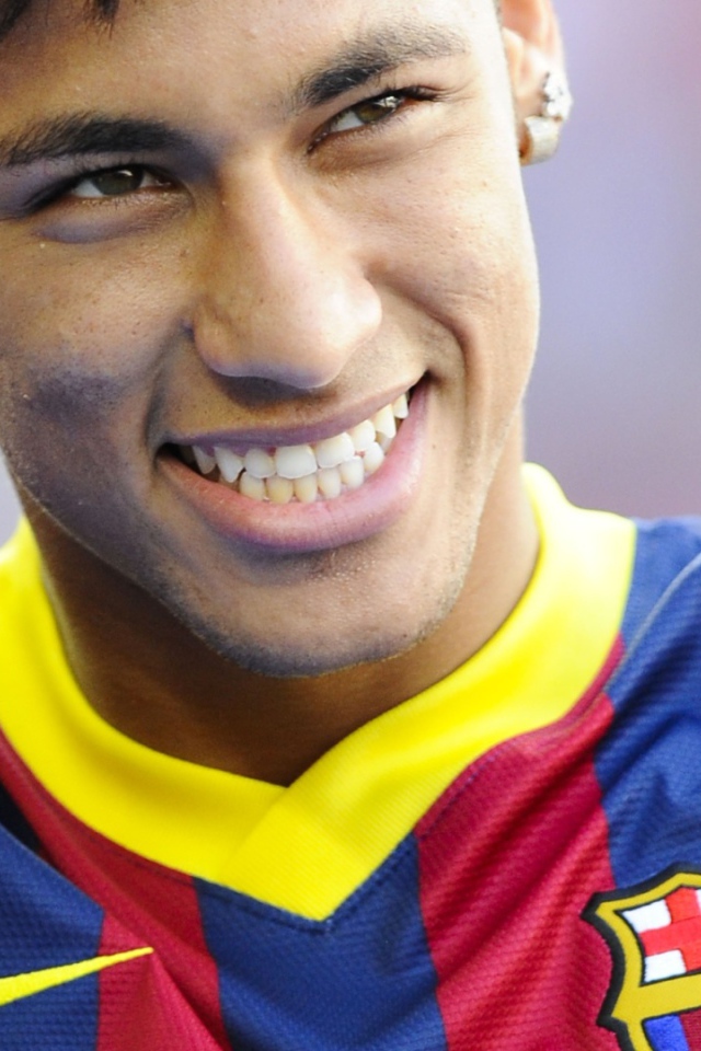 Барселона Неймар улыбается