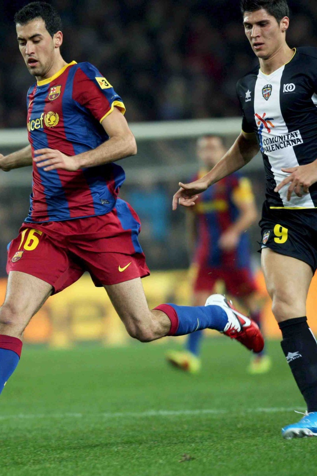 Барселона Серхио Бускетс на футбольном поле