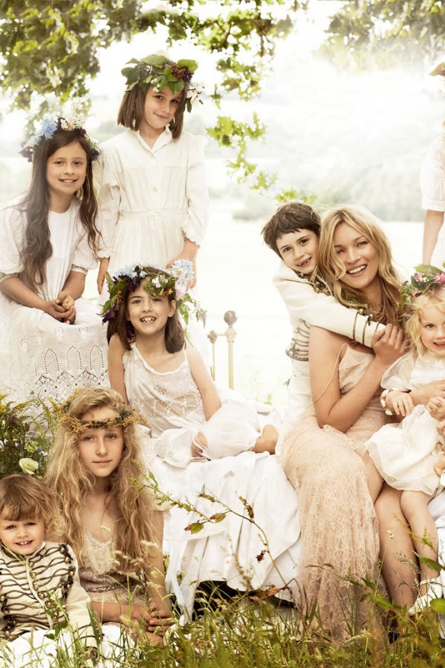 Красивая фотография женщин и детей