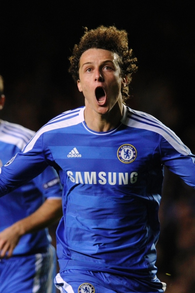 Челси Давид Луис громко кричит