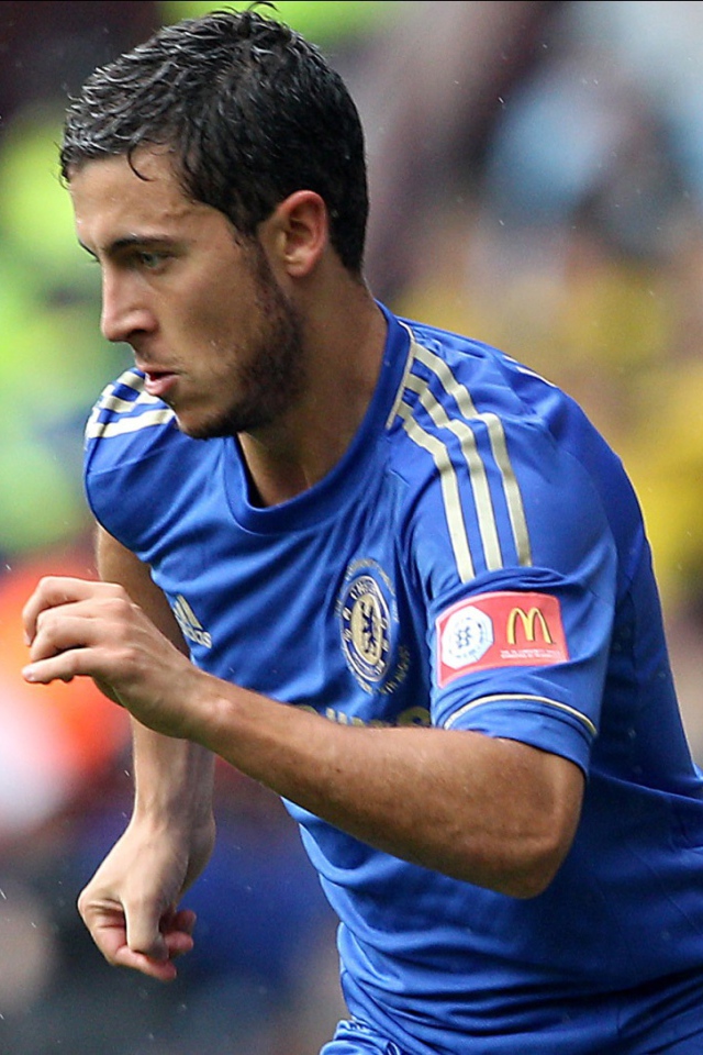 Челси Эден Азар в середине игры