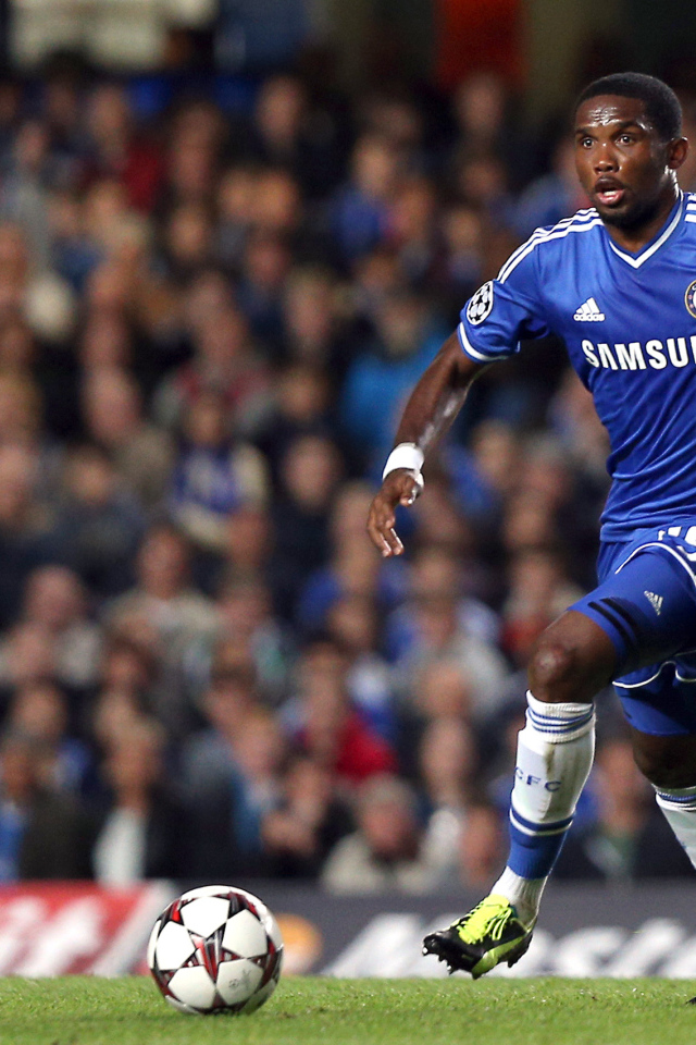  Челси Самуэль Etoo на футбольном поле