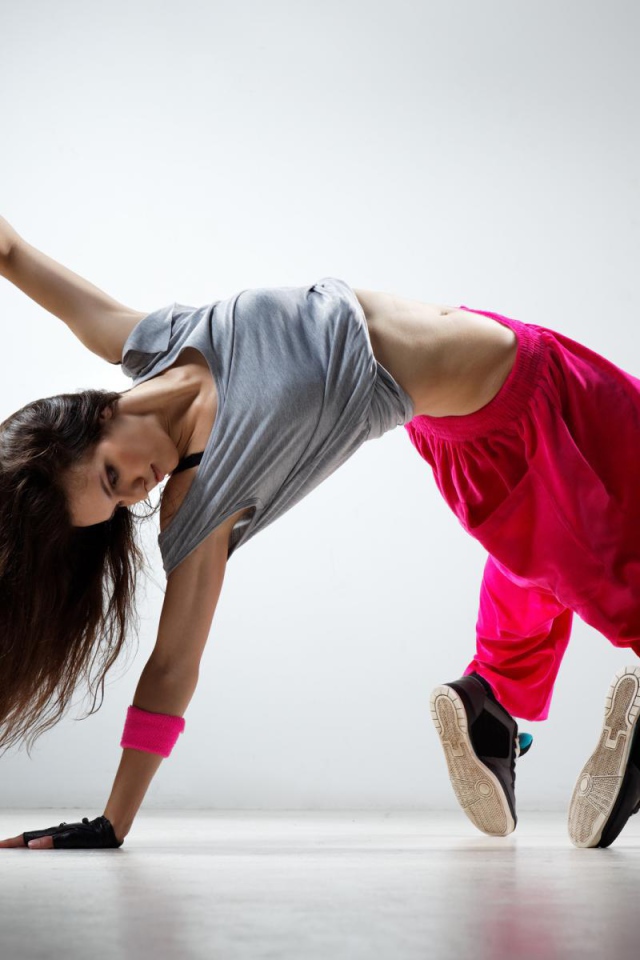 Танцовщица в розовых штанах