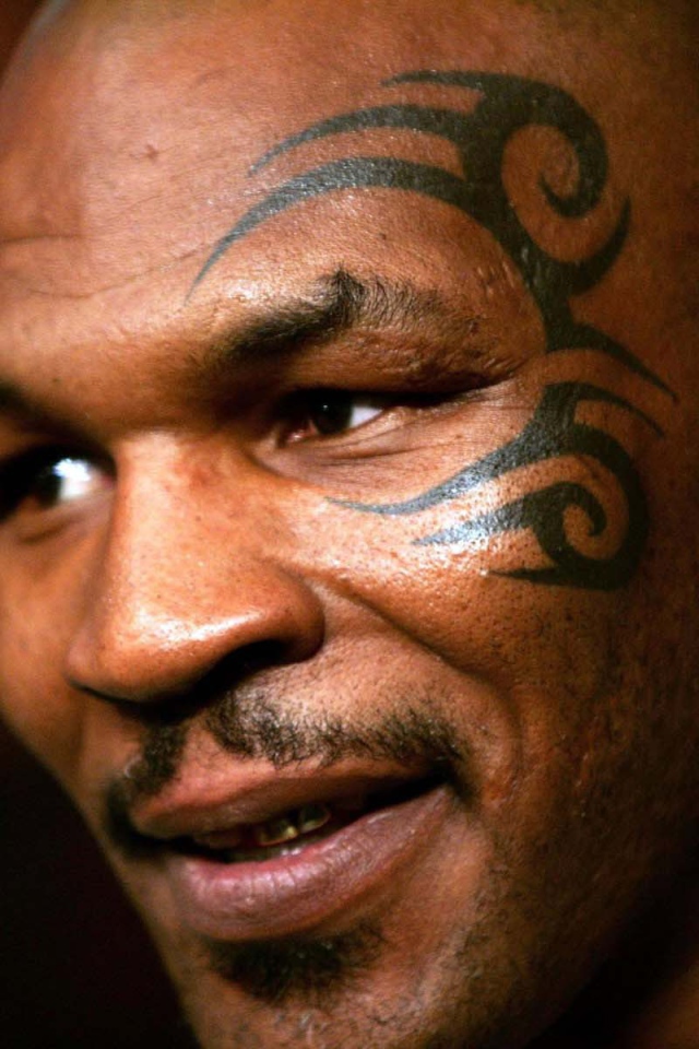 Известный Майк Тайсон с татуировкой