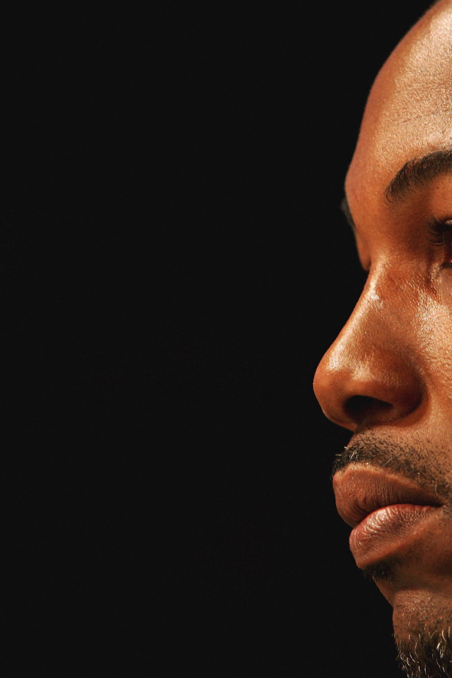 Знаменитый боксер Леннокс Льюис крупным планом