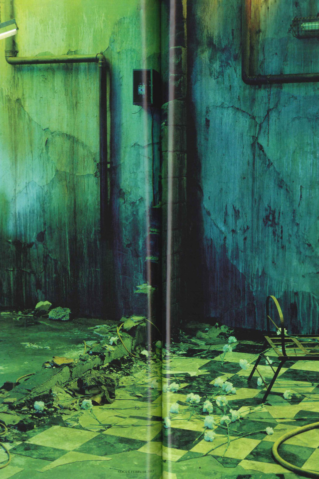 Призрак женщины в заброшенном доме